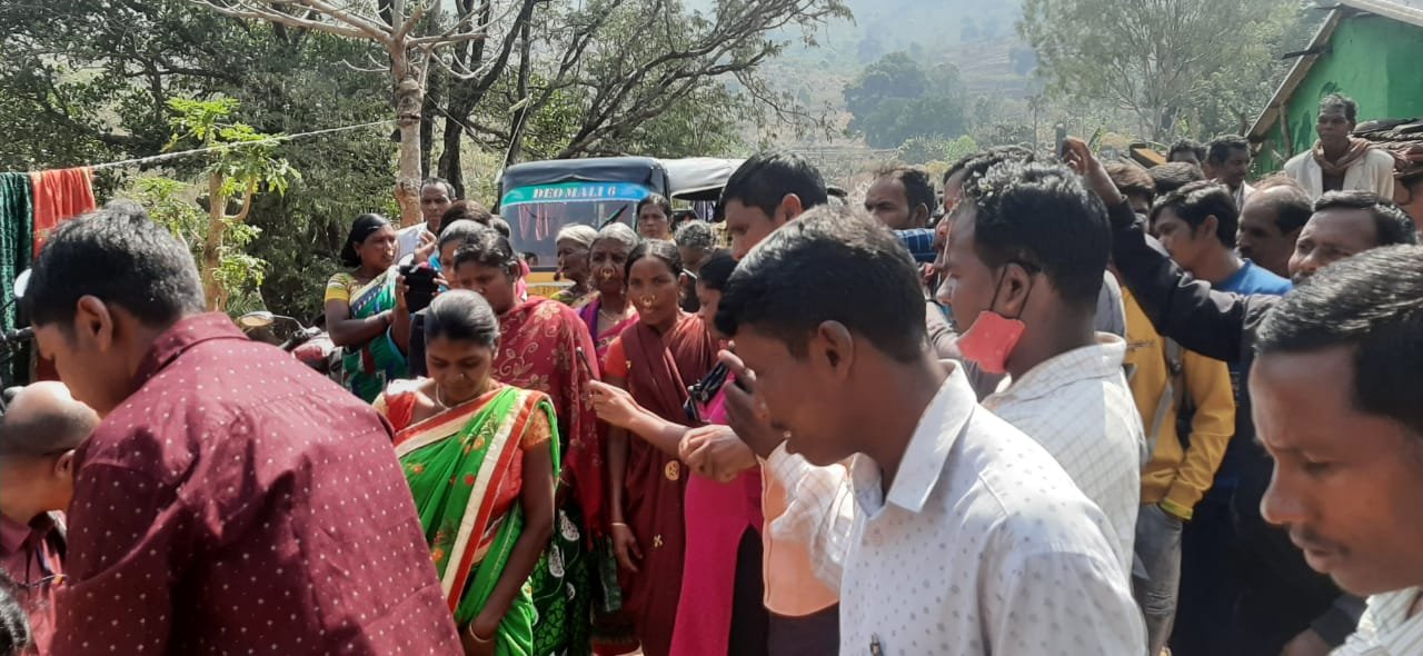 Day 2 Crowd to see doctors